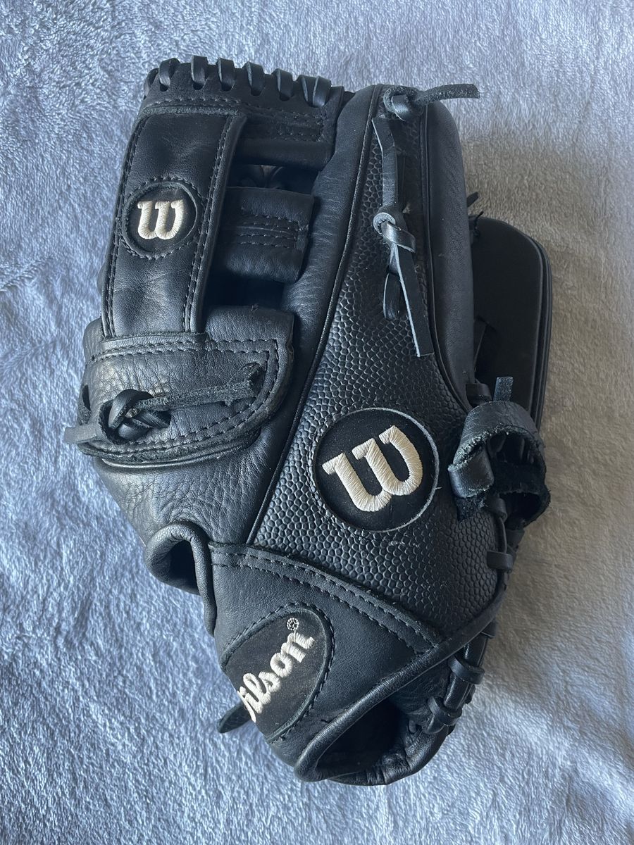 Wilson A1000 11 1/2 Youth Baseball Glove