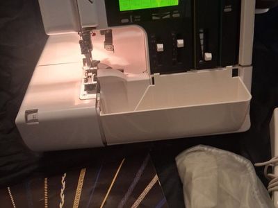 Elna Pro 905 DCX Serger