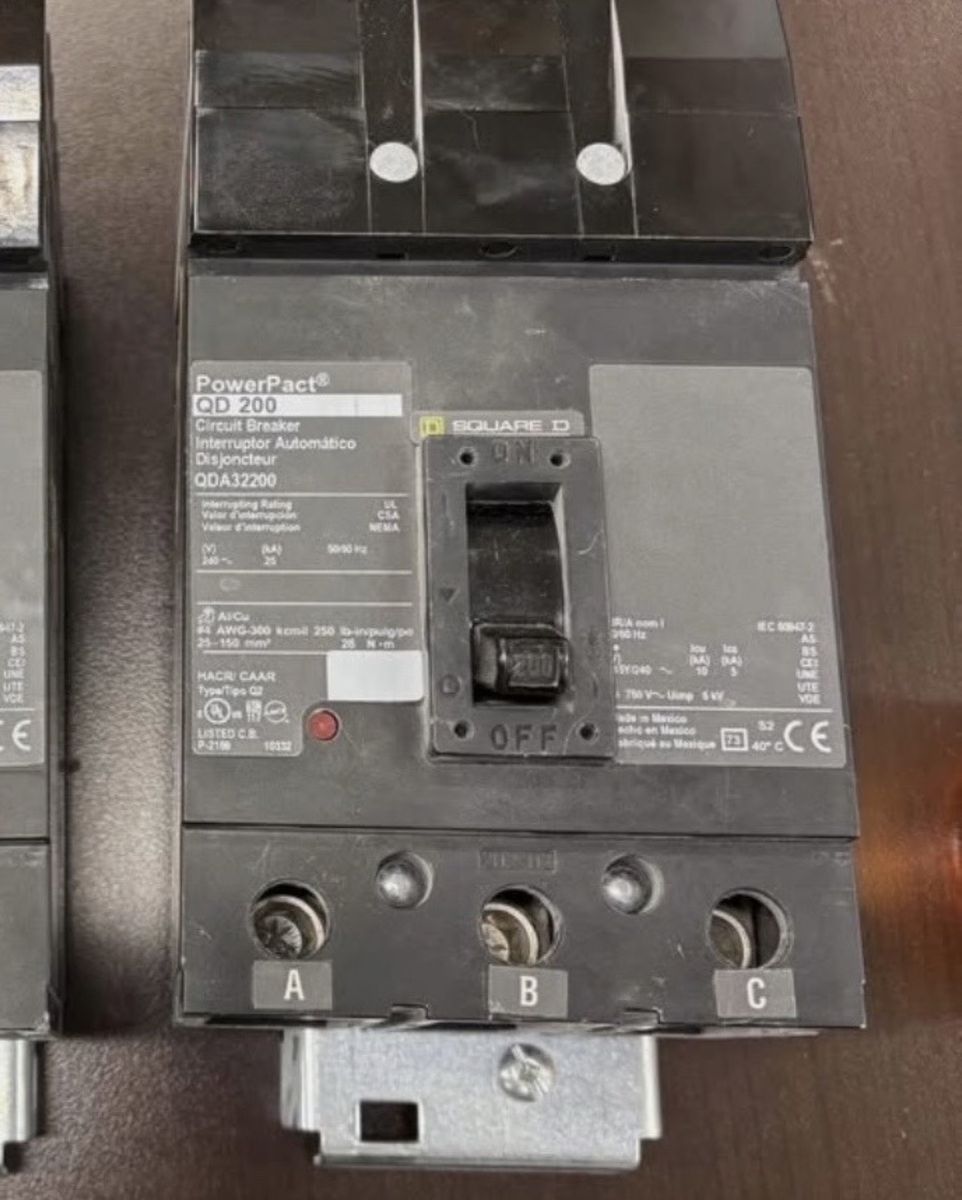 Square D QDA32200 200A Circuit Breakers