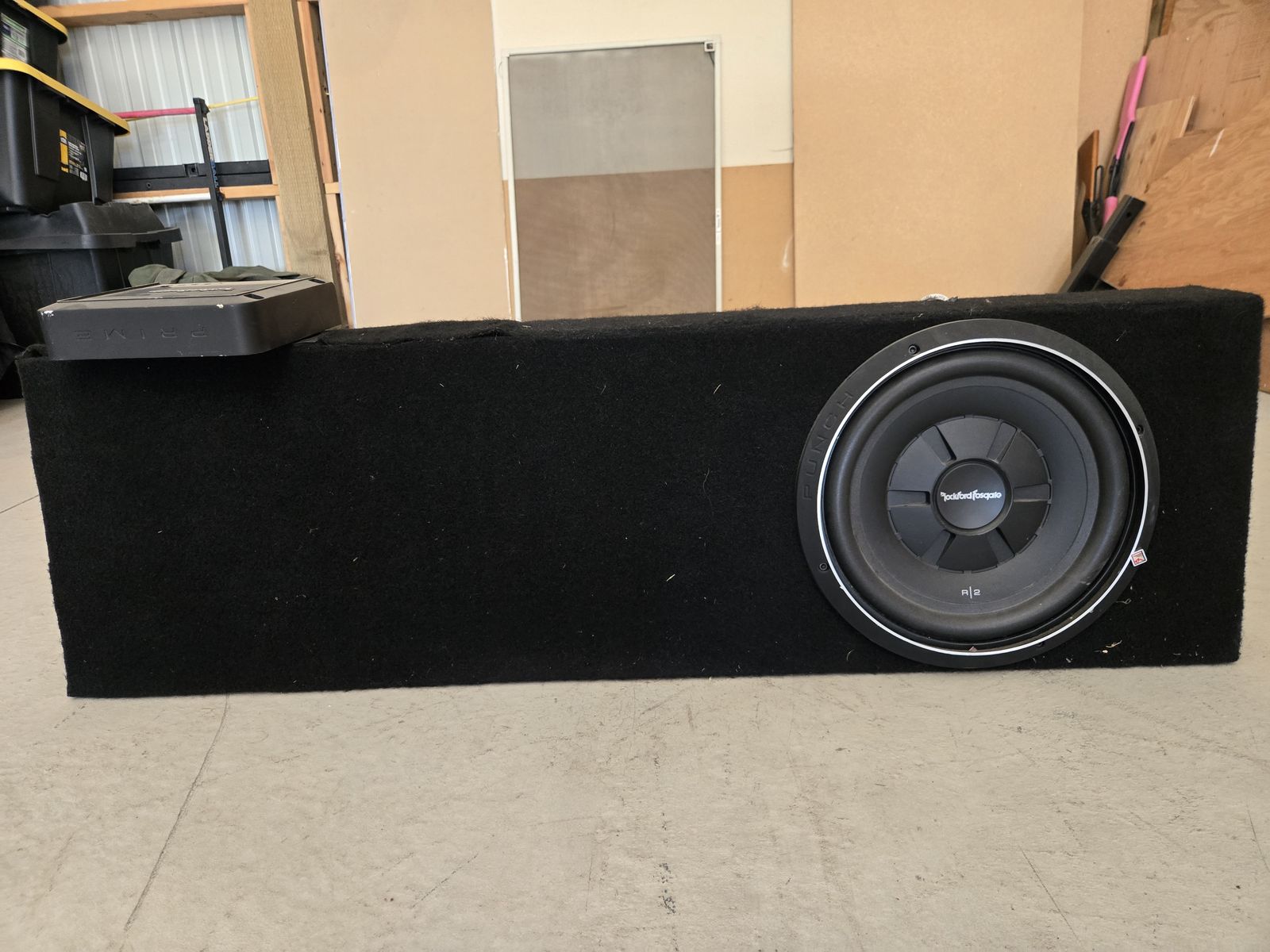 Truck Rockfosgate 10" Speaker with Prime R5001D Amp