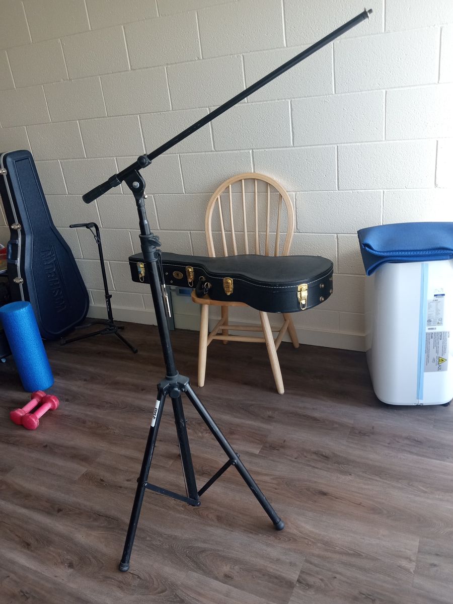 Professional high quality PYLE USA microphone stand