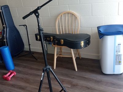 Professional high quality PYLE USA microphone stand