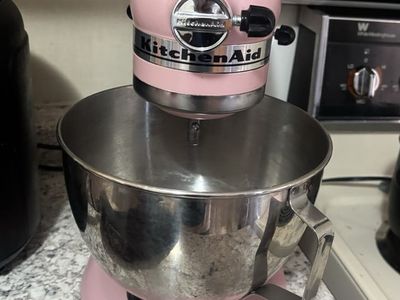 KitchenAid Stand Mixer - Pink - Good Condition - Stainless Steel Bowl