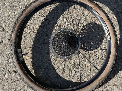 ENVE AG28 Carbon Wheelset - Ride Ready!