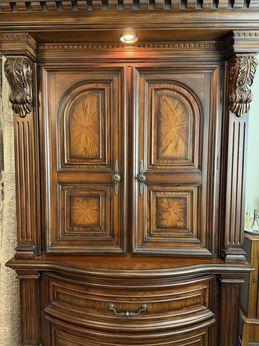 Main image 4