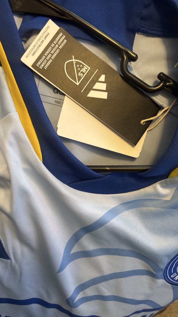 Main image 4
