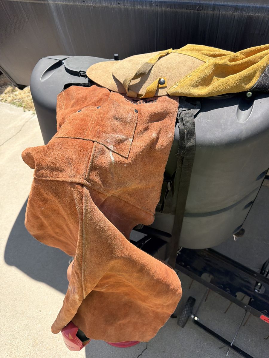 Condor Leather Welding Apron and knee guards