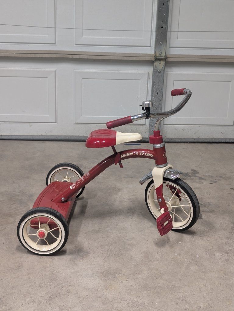 Radio Flyer Red & White Classic Steel Tricycle with Bell
