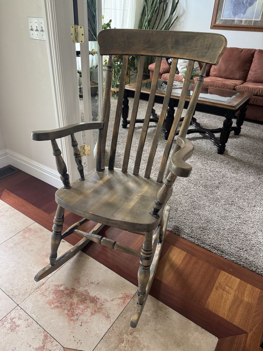 Solid wood rocking chair