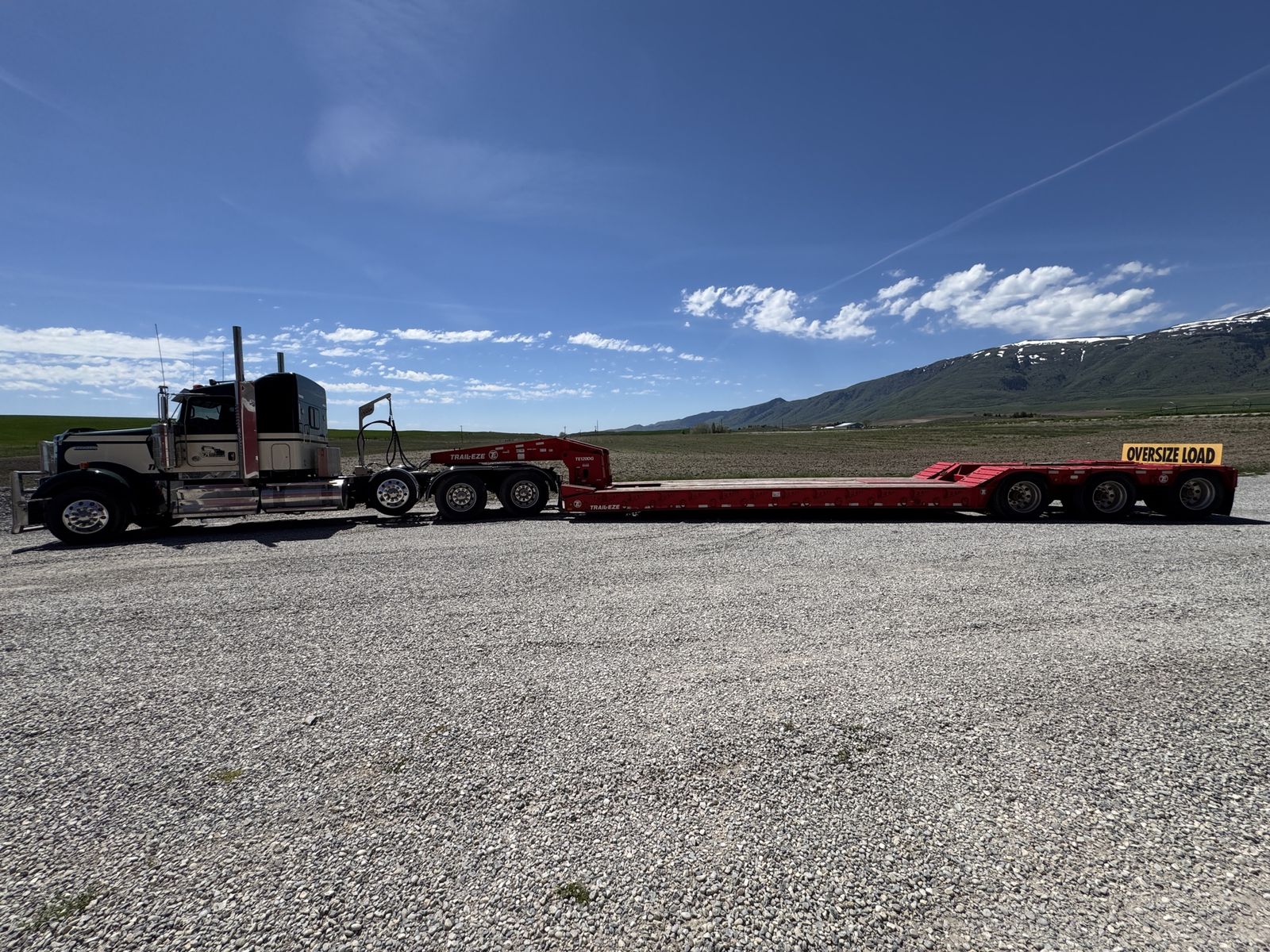 2018 Kenworth & Trail-Eze 2006 Red Lowboy Trailer - Oversize Load Ready