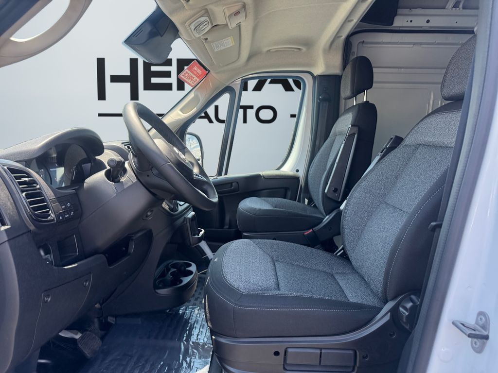 Main image 10