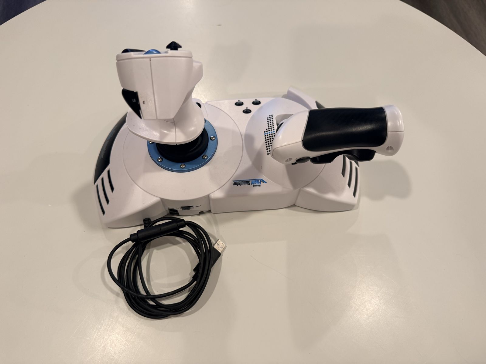 Main image 6