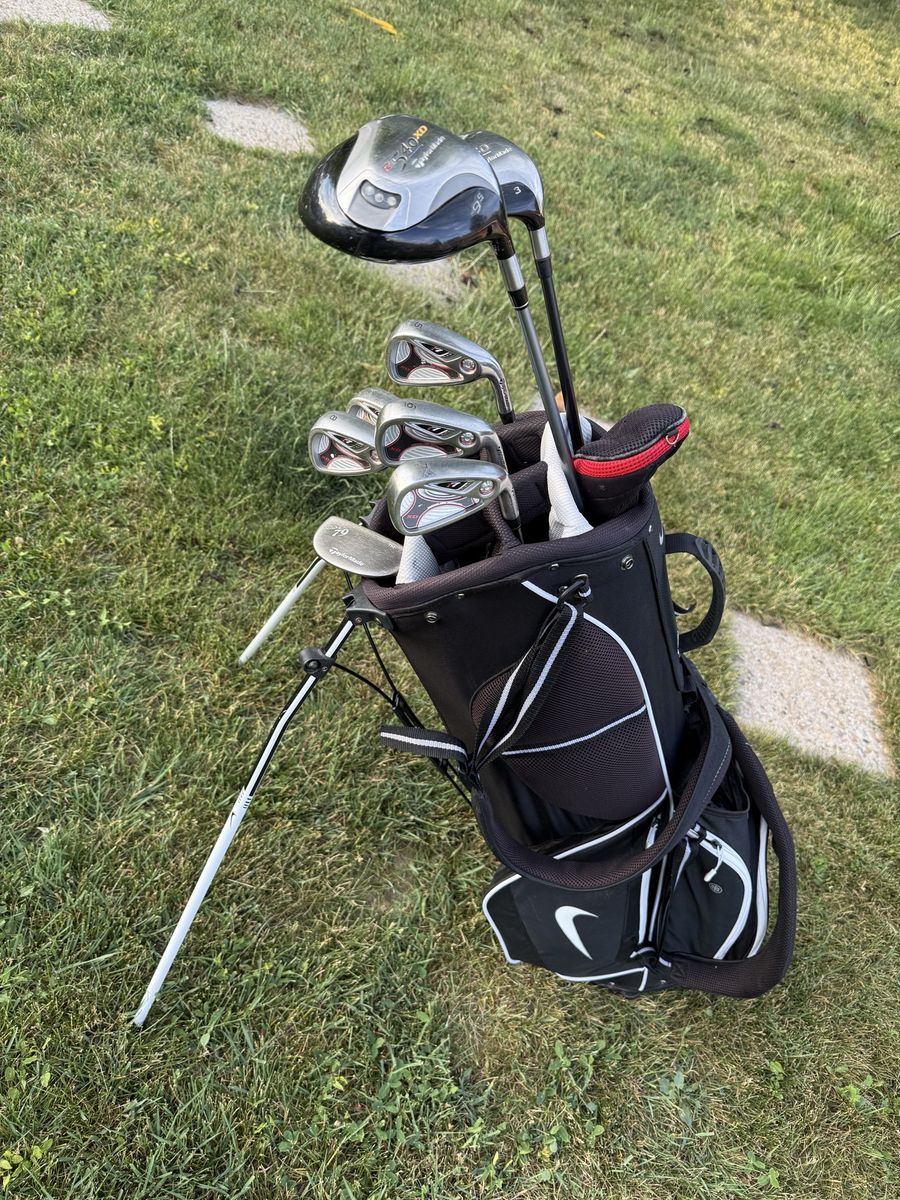 Taylormade Golf Club Set