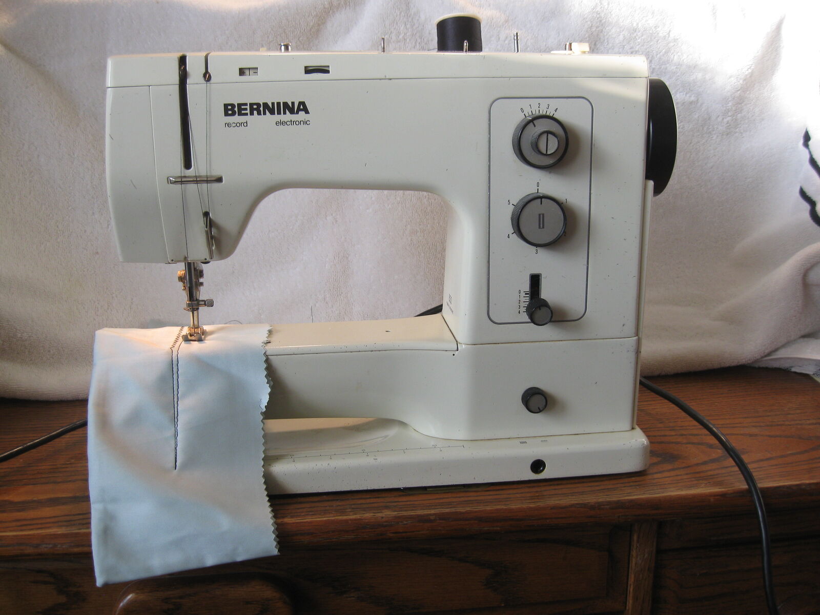 Bernina 830 Record sewing machine