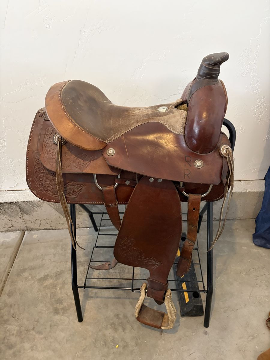 Saddle