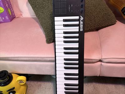 Alesis V49 midi keyboard