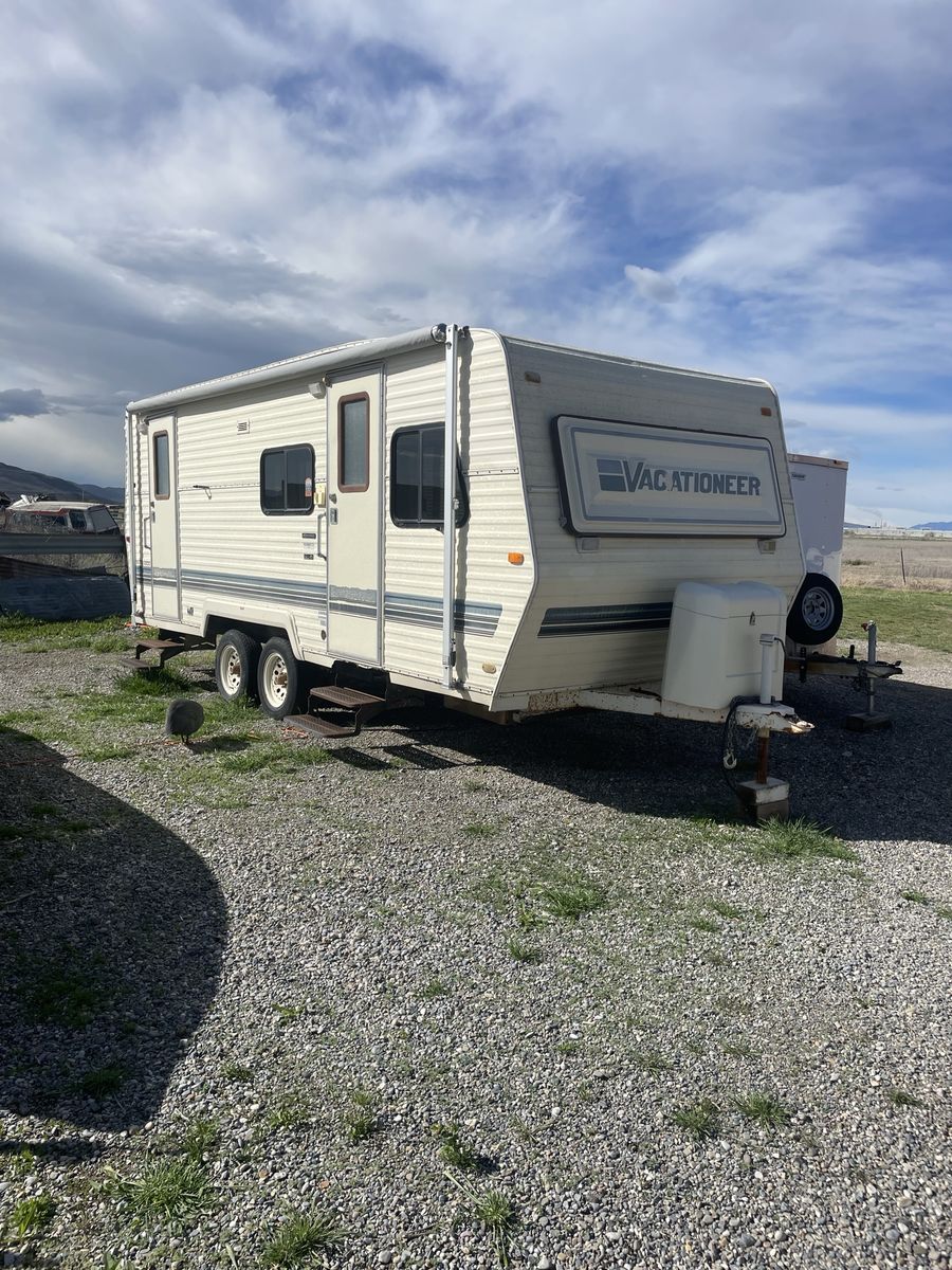 1989 Vactioneer 22ft.