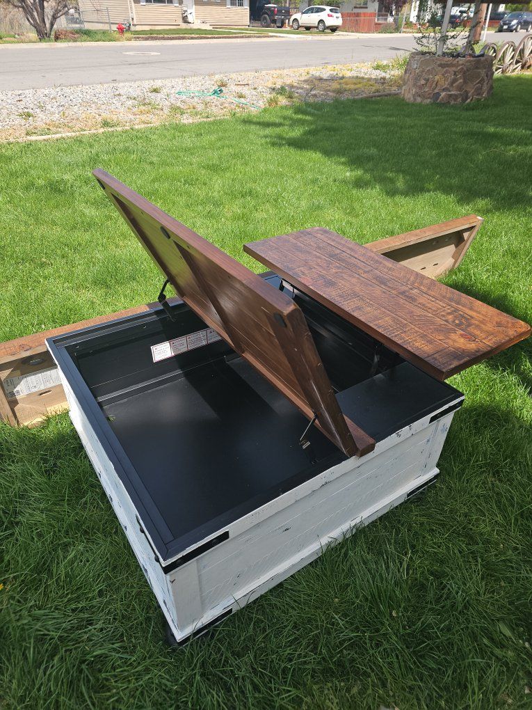 Main image 6