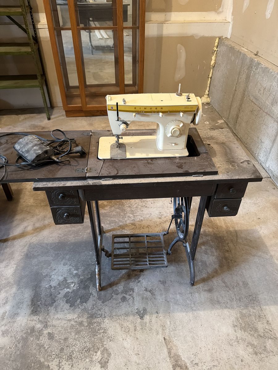 Old singer sewing machine