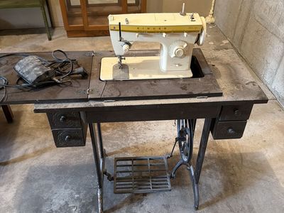 Old singer sewing machine