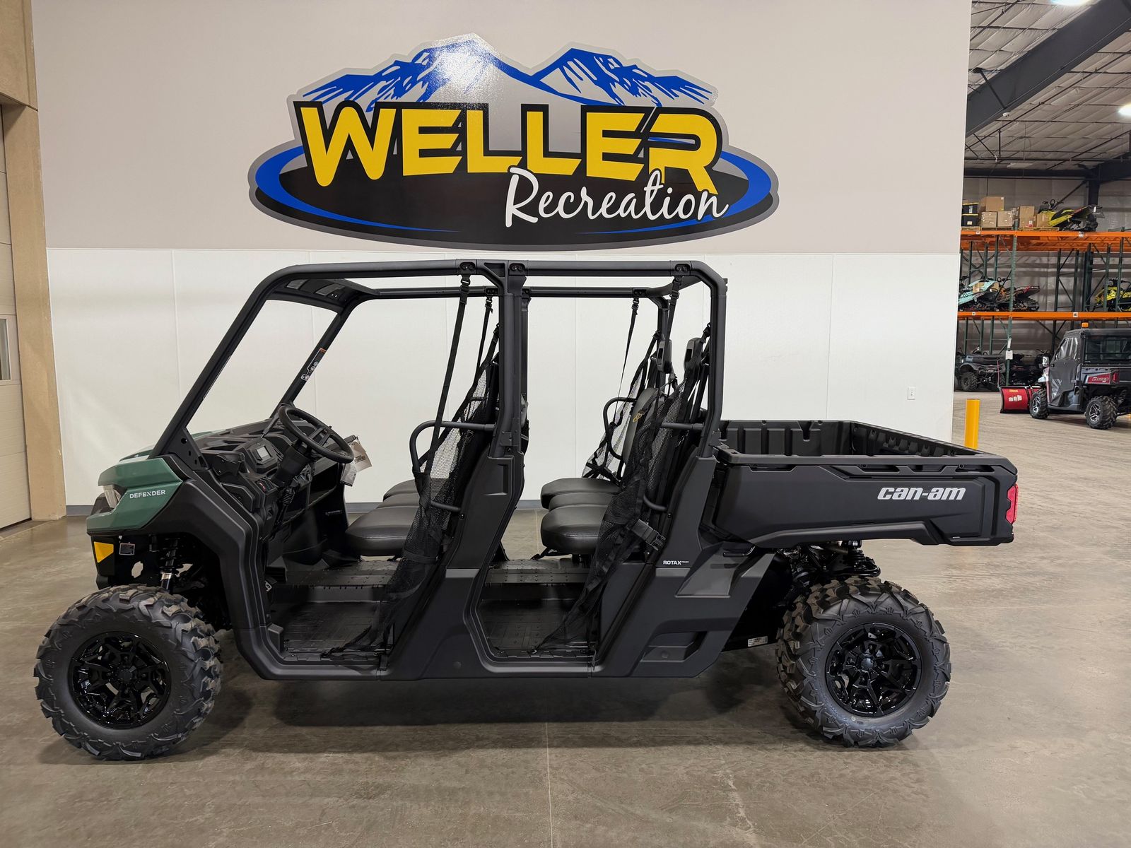 2025 CAN-AM UTV DEFENDER MAX DPS HD7 COMPASS GREEN