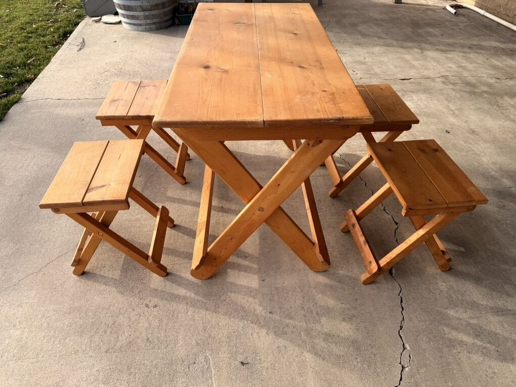 Folding Wood Table With Four Stools