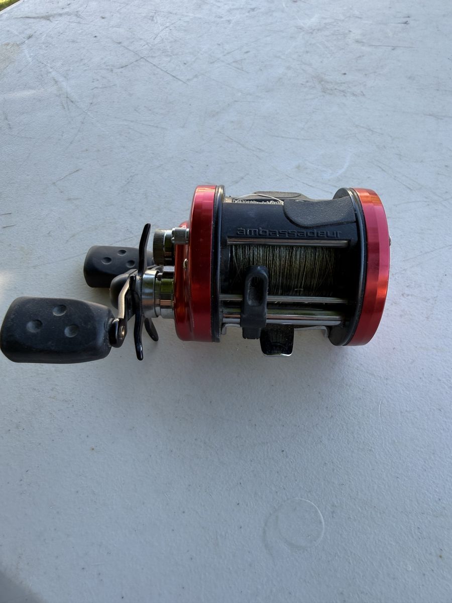 Abu Garcia Ambassadeur 6600 SX Baitcasting Fishing Reel - Red, Used Good Condition