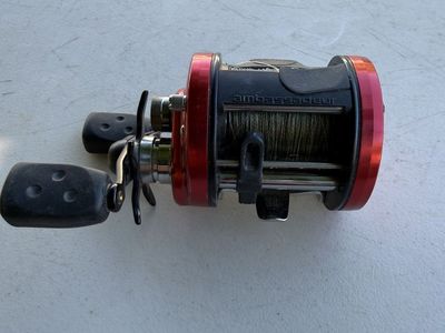 Abu Garcia Ambassadeur 6600 SX Baitcasting Fishing Reel - Red, Used Good Condition