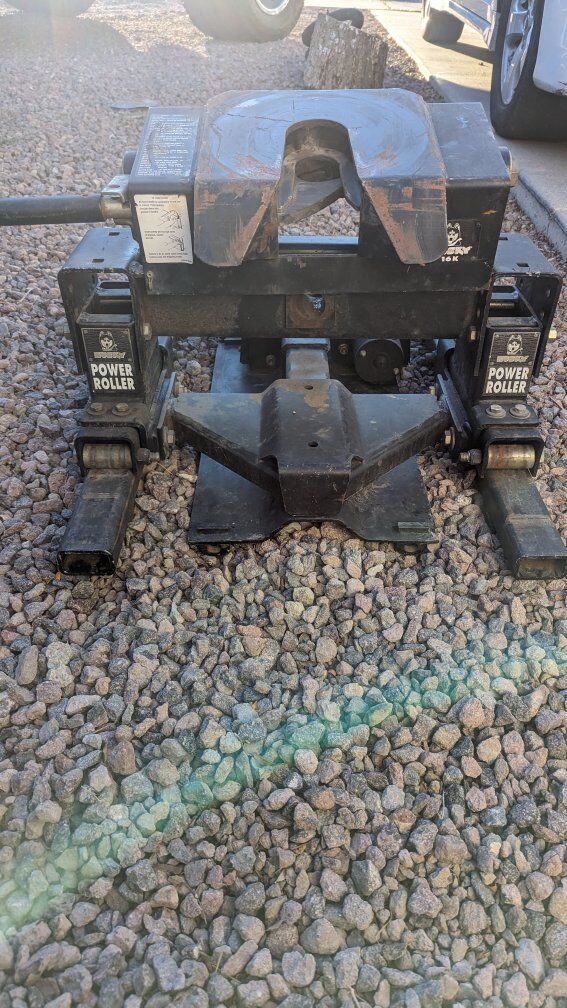 Husky Towing 5th Wheel Hitch on Rollers