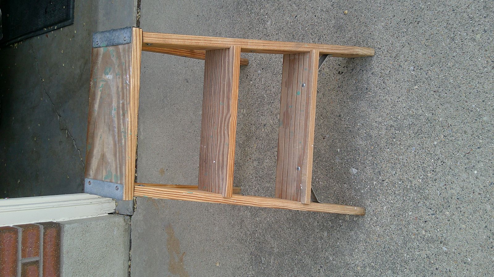 2- Foot Wood Ladder Sturdy Use For Climbing Or Decor $20