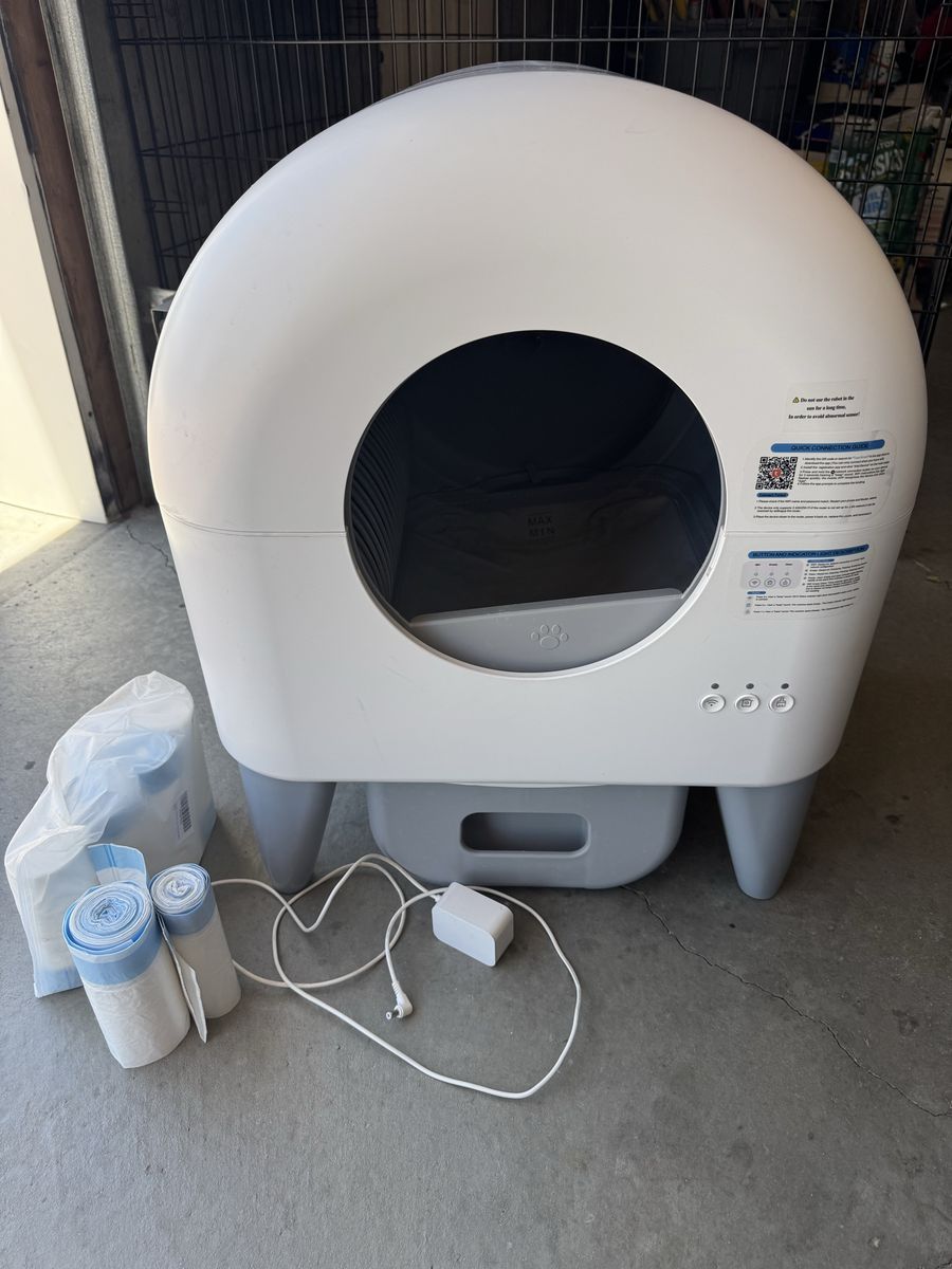 Fumoi Automatic Self-Cleaning Cat Litter Box - Large Capacity, App Control, Safety Sensors, White/Grey