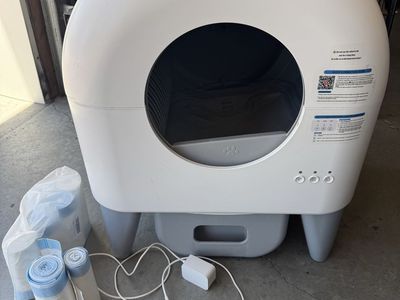 Fumoi Automatic Self-Cleaning Cat Litter Box - Large Capacity, App Control, Safety Sensors, White/Grey