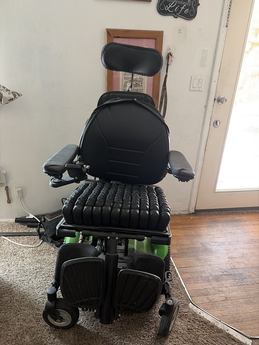 This power chair was my dads he passed away last yr