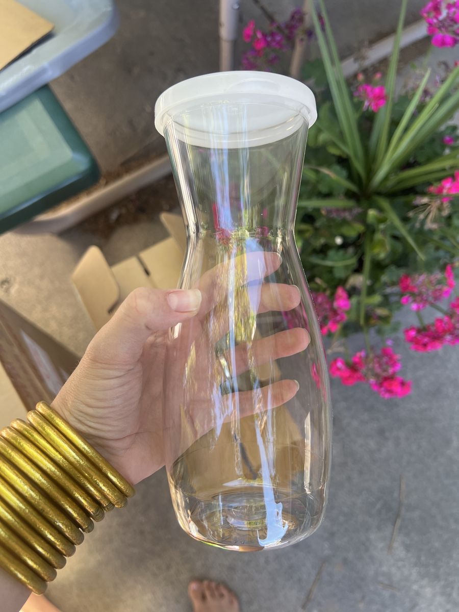 10 Cambro Plastic Carafes