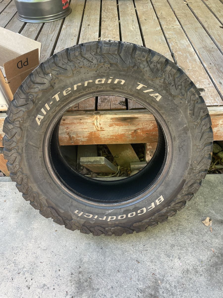 BF Goodrich All Terrain T/A 275/65 18