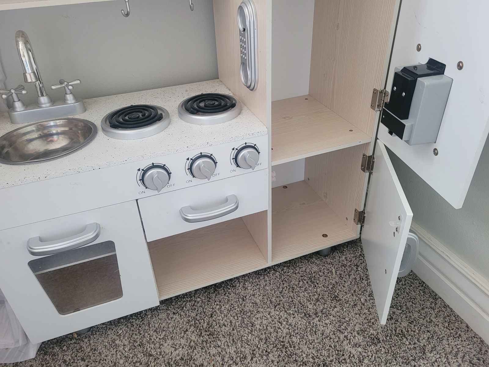 Play kitchen