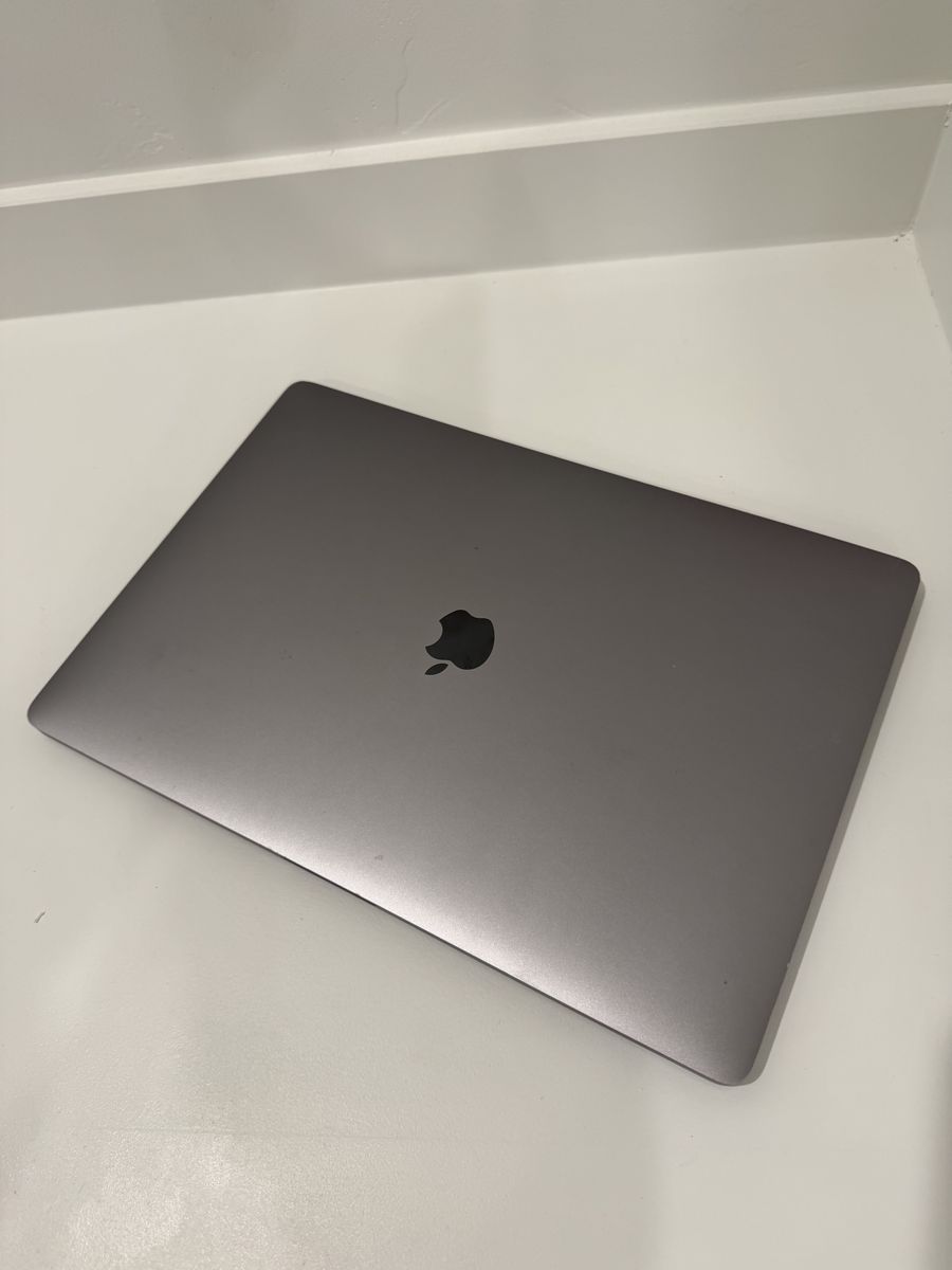 MacBook Pro 16”