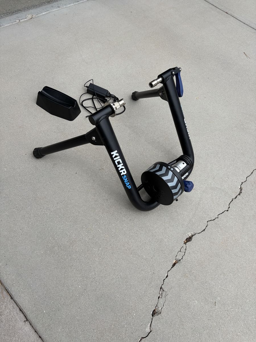 Wahoo KICKR Snap Smart Bike Trainer with Power Supply and Wheel Block