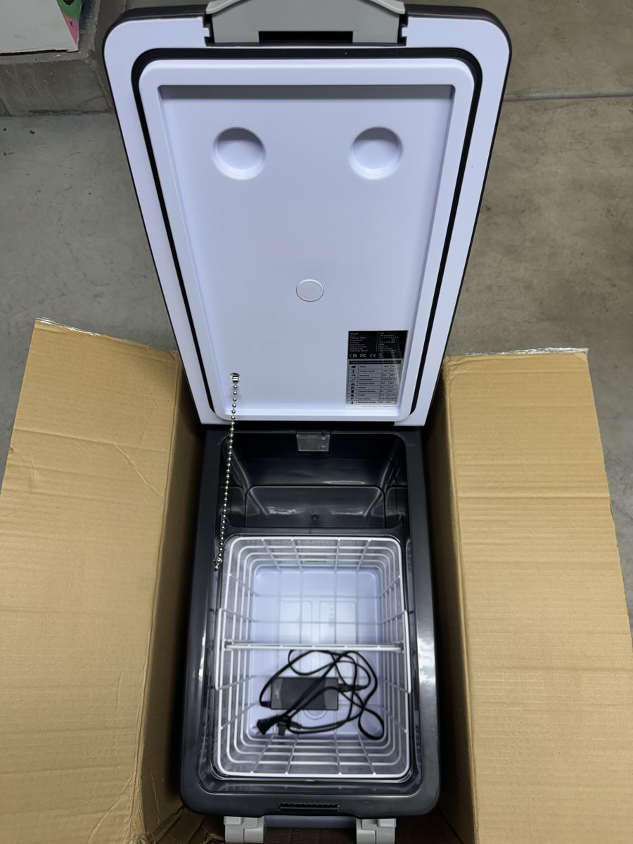 BougeRV 53qt 12V Fridge/Freezer - New in Box — $160