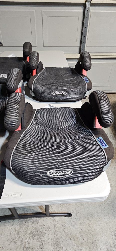 Graco TurboBooster Backless Car Seat - Black/Gray, Used