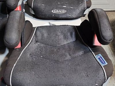 Graco TurboBooster Backless Car Seat - Black/Gray, Used