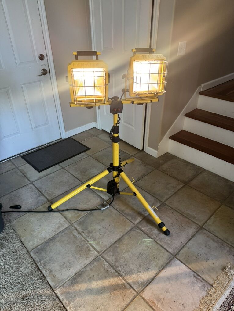 Tripod Portable Work Light