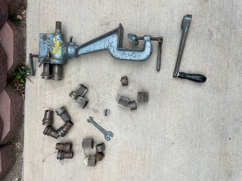 No. 581 Beading & Crimping Machine