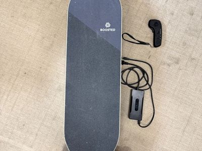 Boosted Board V3 Plus (~250 miles on odo) Extended Range