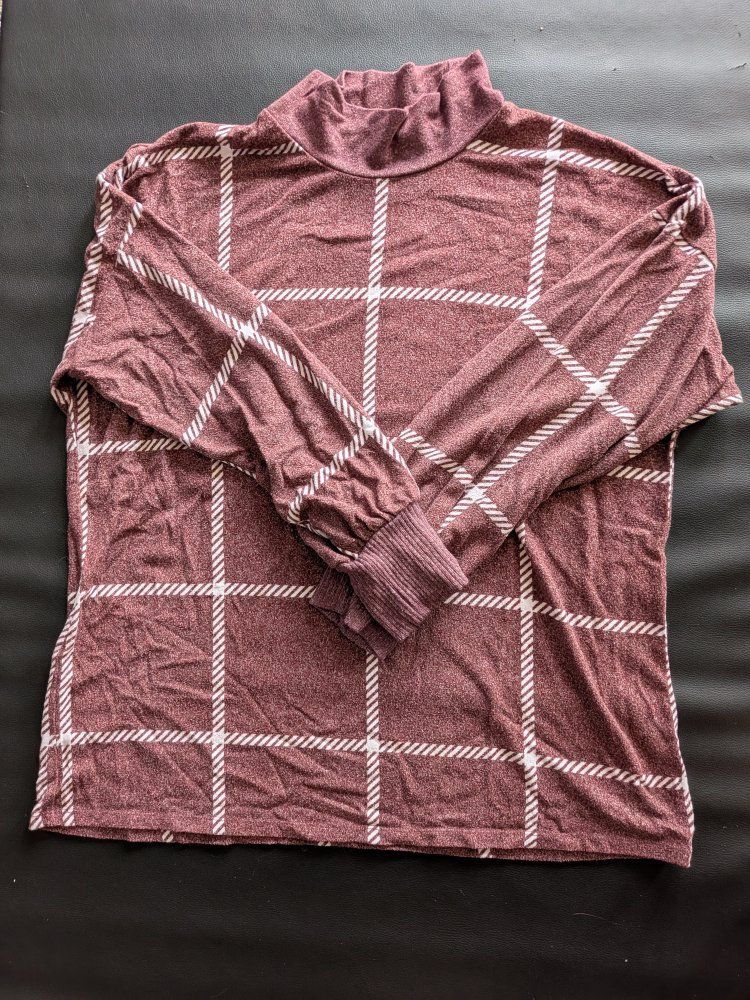 Maurices XL long sleeve plaid turtleneck top