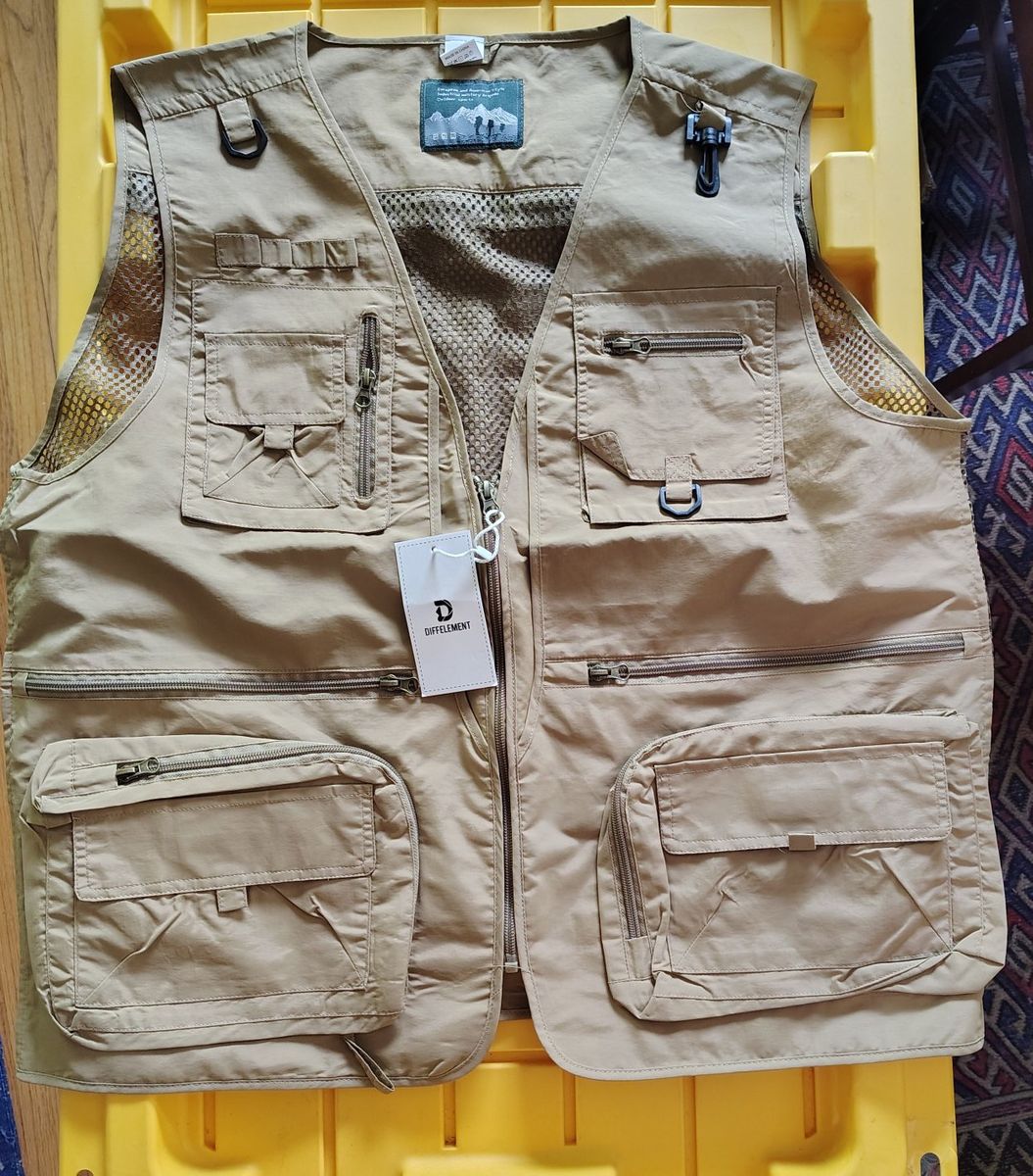 Mens Vest Waistcoat Utility Multi-Pocket Fishing / Hunting / Hiking Vest. NEW