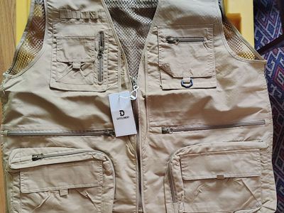 Mens Vest Waistcoat Utility Multi-Pocket Fishing / Hunting / Hiking Vest. NEW