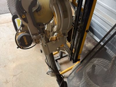 Dewalt chop miter saw with wheel stand
