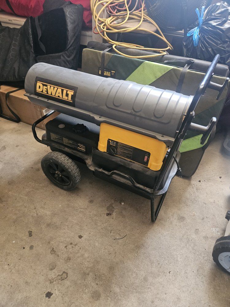 DeWalt DXH140KTHC 140,000 BTU/HR Kerosene/Diesel Forced Air Heater - Portable