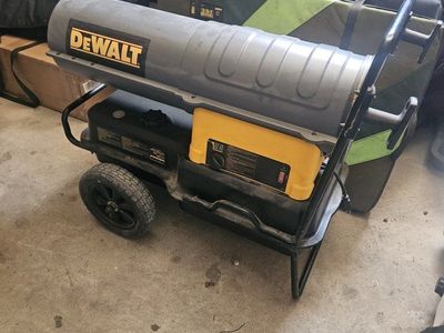 DeWalt DXH140KTHC 140,000 BTU/HR Kerosene/Diesel Forced Air Heater - Portable